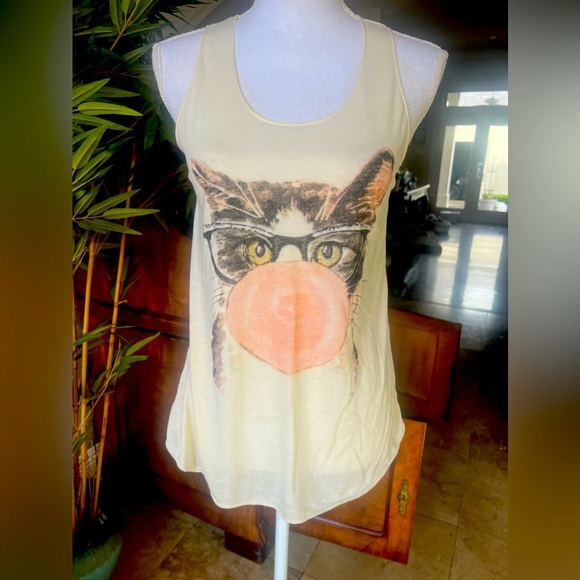 Lost and Found kitty cat blowing bubble tank top small NWT - Picture 2 of 9